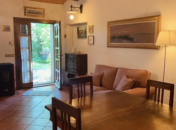 Podere Il Giurato 아파트 *